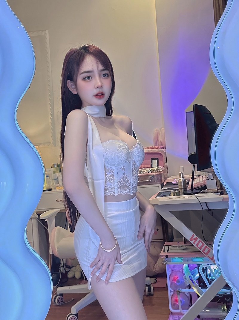 ảnh trần huyền châu nude 8