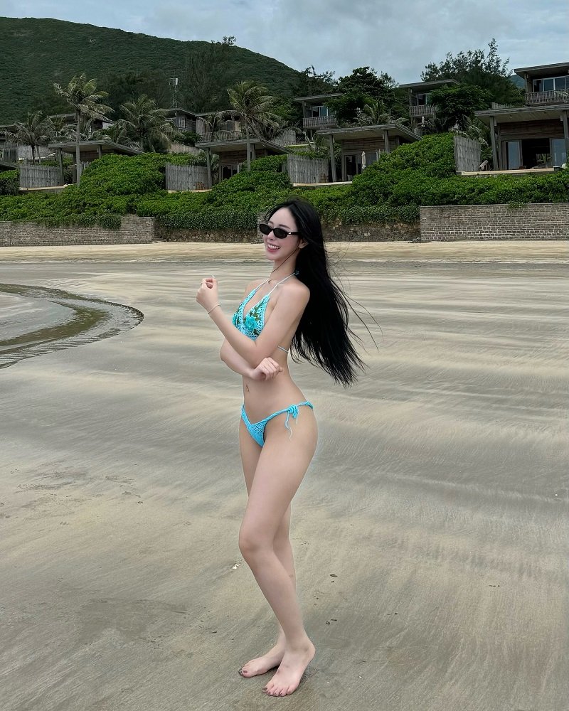 ảnh uyên ni nude 10