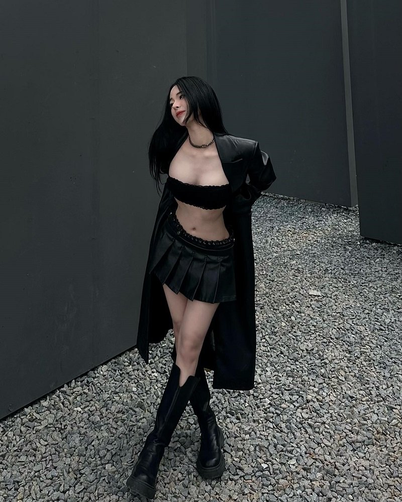ảnh uyên ni nude 2