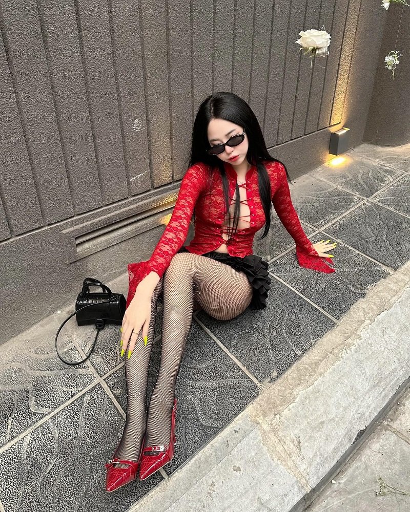 ảnh uyên ni nude 5