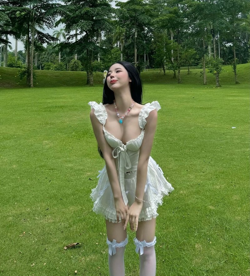 ảnh uyên ni nude 7