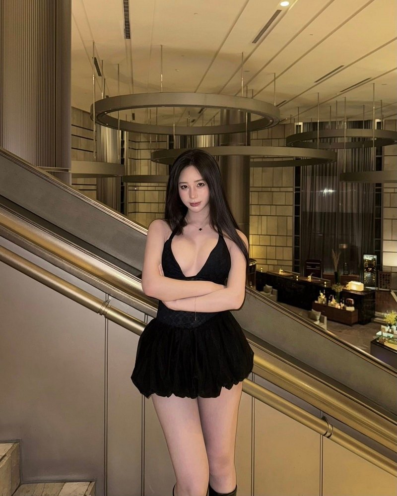 uyên ni sex 1